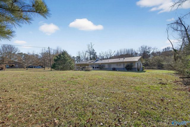 35 Baptist Camp Road, Guntersville, AL 35976