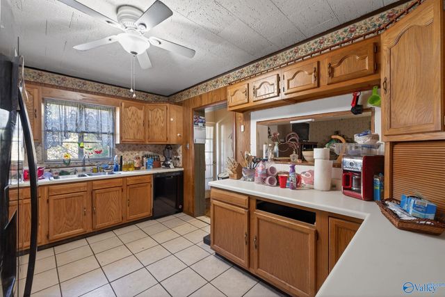 35 Baptist Camp Road, Guntersville, AL 35976