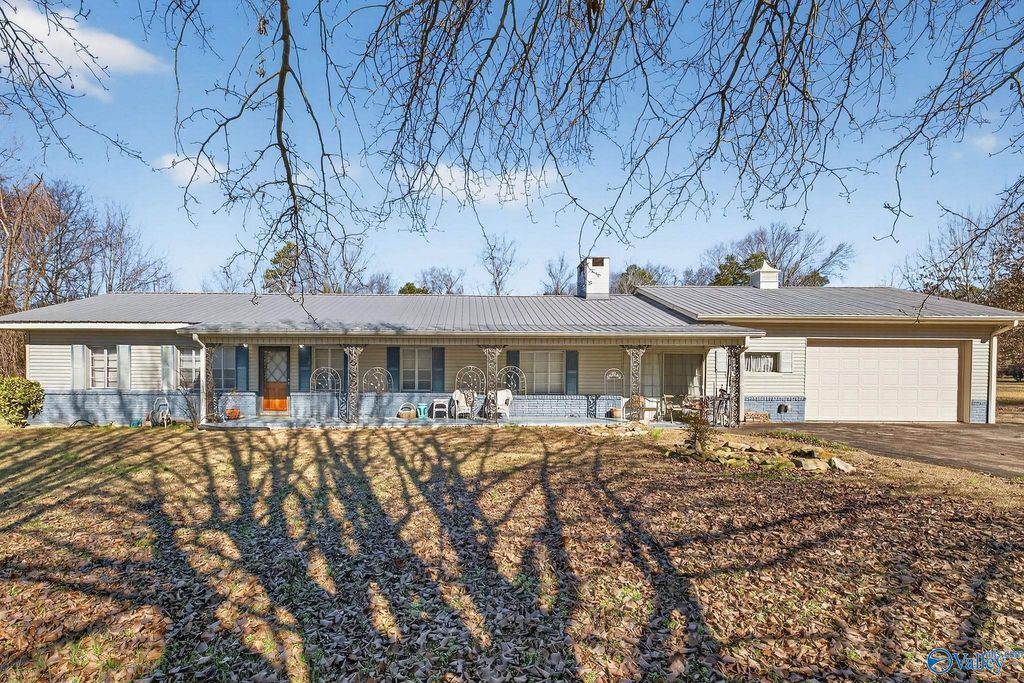 35 Baptist Camp Road, Guntersville, AL 35976