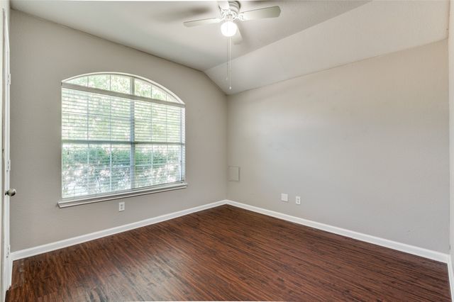 220 Stampede Street, Waxahachie, TX 75165