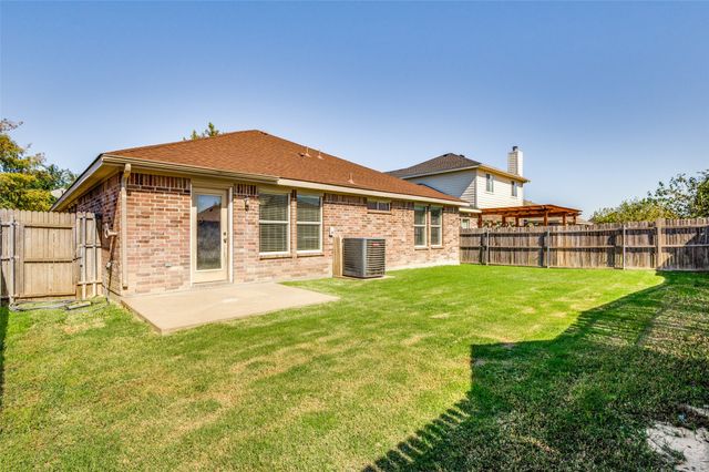 220 Stampede Street, Waxahachie, TX 75165