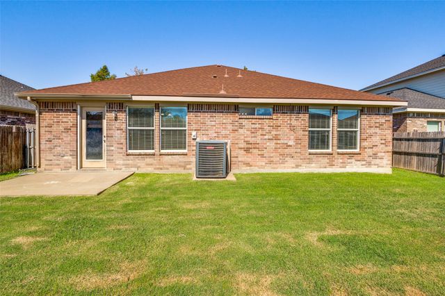 220 Stampede Street, Waxahachie, TX 75165