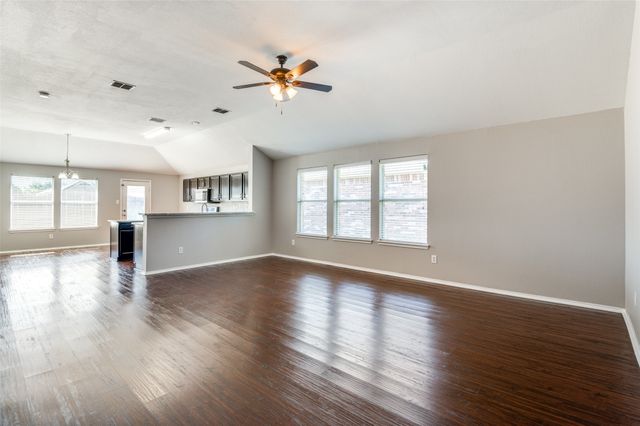 220 Stampede Street, Waxahachie, TX 75165