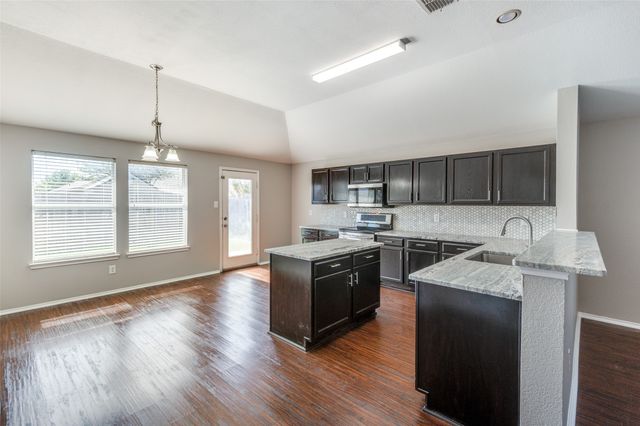 220 Stampede Street, Waxahachie, TX 75165