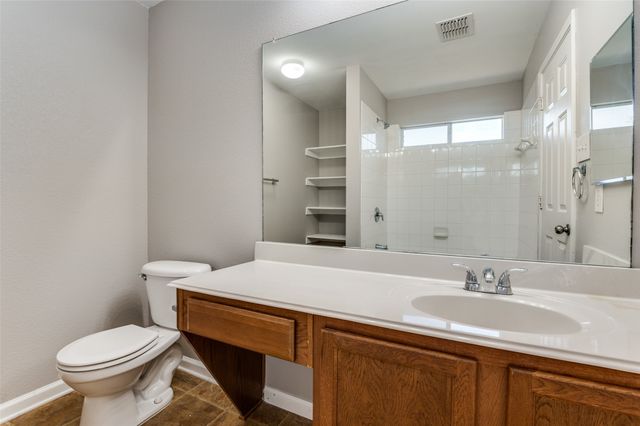 220 Stampede Street, Waxahachie, TX 75165