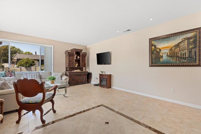 2125 Walnut Lane, Vista, CA 92084