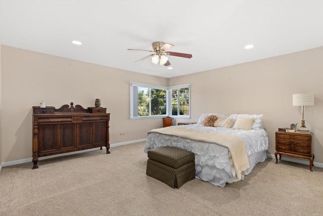 2125 Walnut Lane, Vista, CA 92084