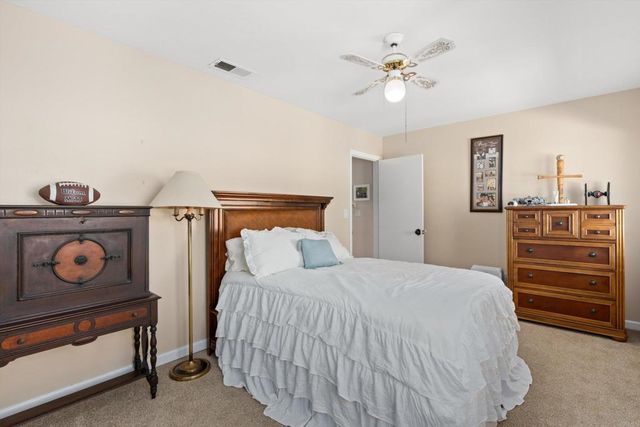 2125 Walnut Lane, Vista, CA 92084
