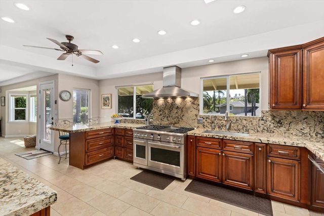 2125 Walnut Lane, Vista, CA 92084