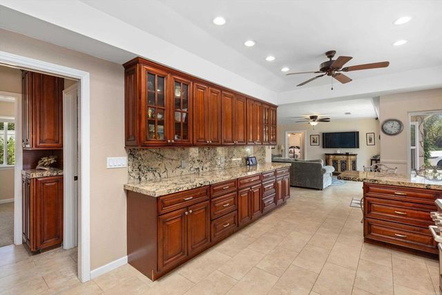 2125 Walnut Lane, Vista, CA 92084