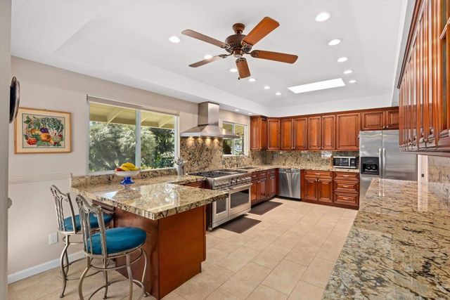 2125 Walnut Lane, Vista, CA 92084
