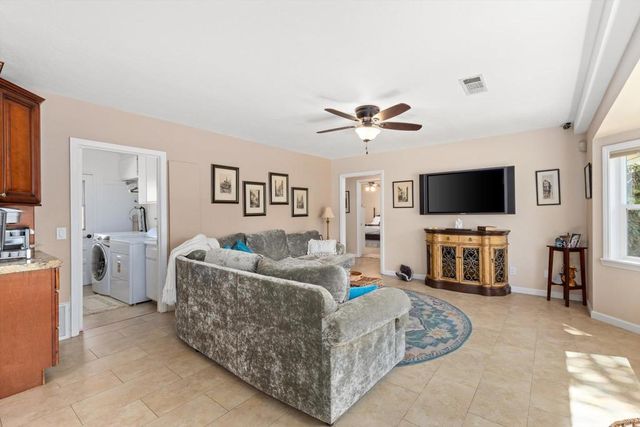 2125 Walnut Lane, Vista, CA 92084