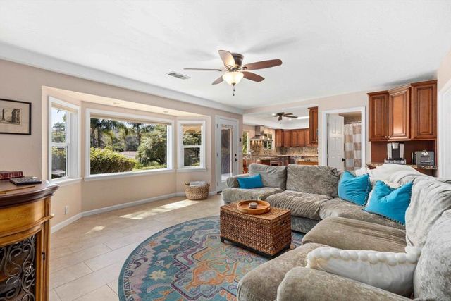 2125 Walnut Lane, Vista, CA 92084