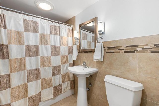 2125 Walnut Lane, Vista, CA 92084