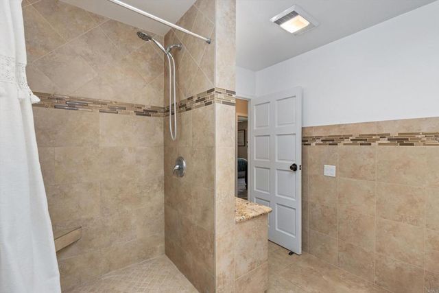2125 Walnut Lane, Vista, CA 92084