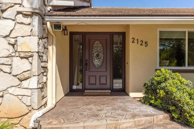 2125 Walnut Lane, Vista, CA 92084