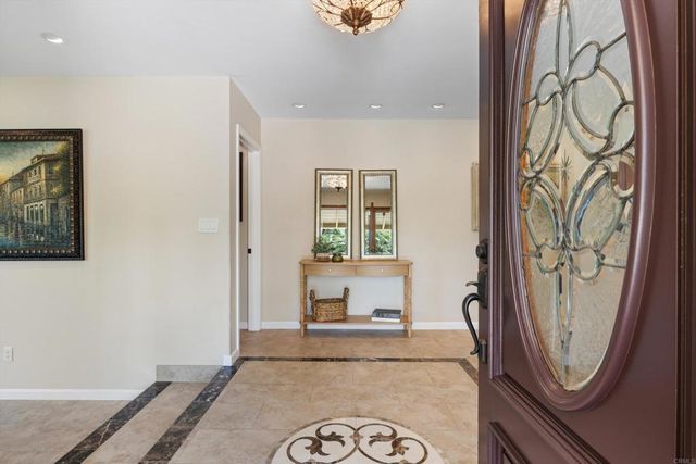2125 Walnut Lane, Vista, CA 92084