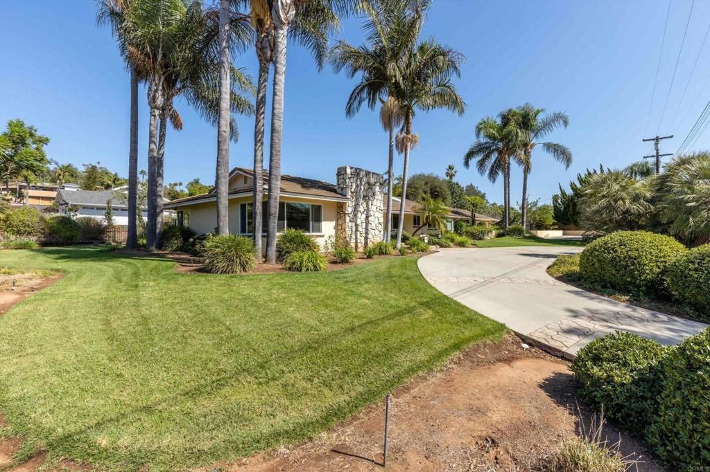 2125 Walnut Lane, Vista, CA 92084