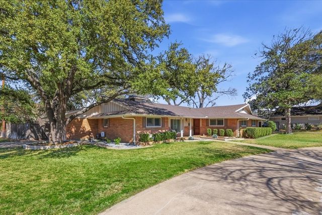 4609 Hildring Drive E, Fort Worth, TX 76109