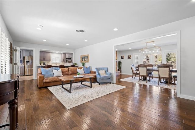 4609 Hildring Drive E, Fort Worth, TX 76109