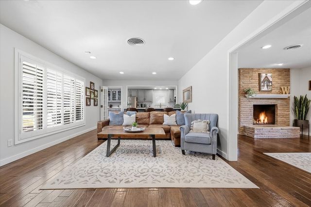 4609 Hildring Drive E, Fort Worth, TX 76109