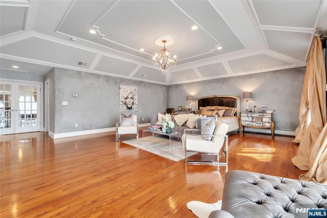 1115 Briar Way, Fort Lee, NJ 07024
