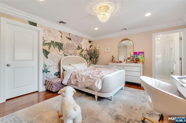 1115 Briar Way, Fort Lee, NJ 07024
