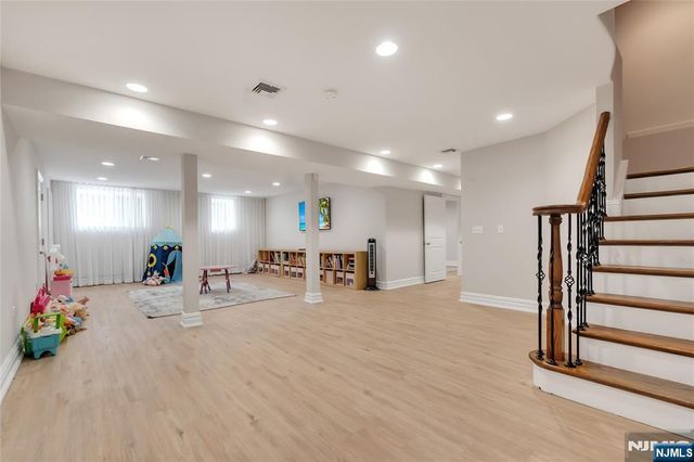 1115 Briar Way, Fort Lee, NJ 07024