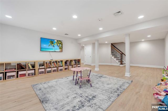 1115 Briar Way, Fort Lee, NJ 07024