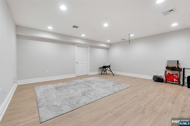 1115 Briar Way, Fort Lee, NJ 07024