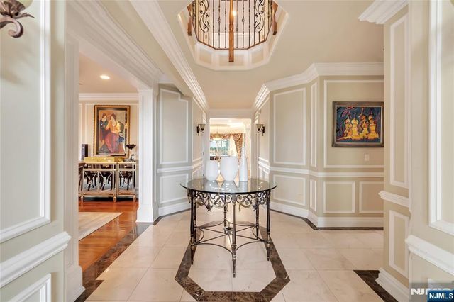 1115 Briar Way, Fort Lee, NJ 07024