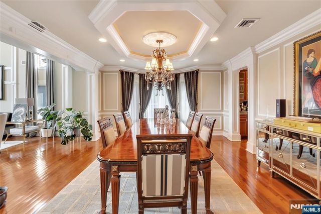 1115 Briar Way, Fort Lee, NJ 07024