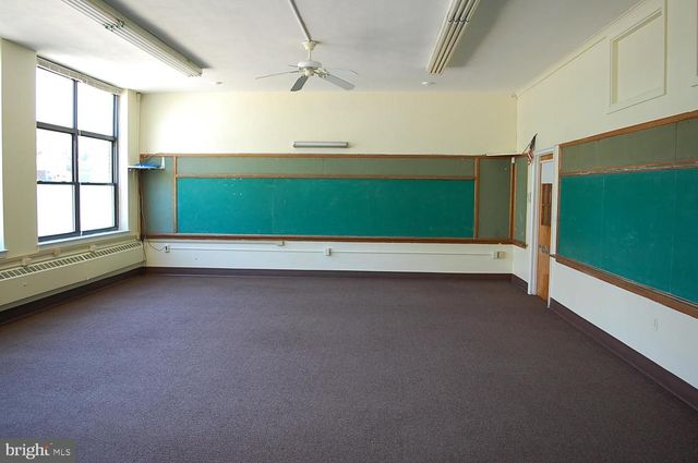 31 OAK ST, Salem, NJ 08079