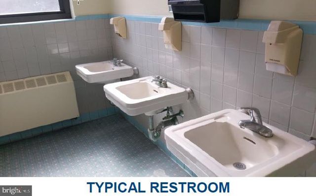 31 OAK ST, Salem, NJ 08079