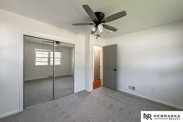 5914 N 78th Street, Omaha, NE 68134