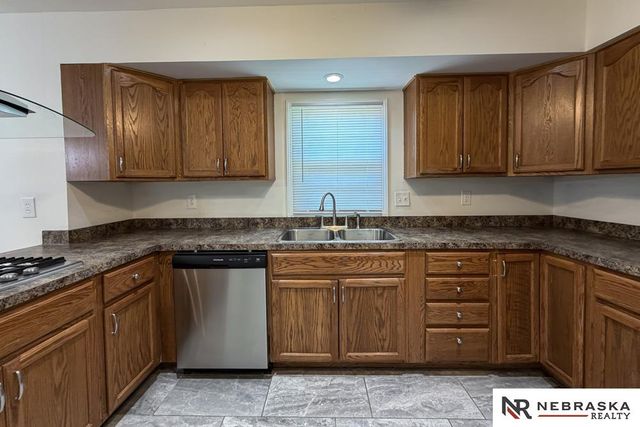 5914 N 78th Street, Omaha, NE 68134