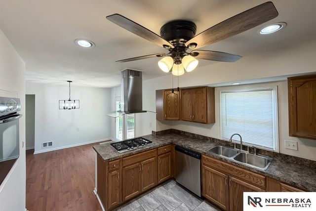 5914 N 78th Street, Omaha, NE 68134