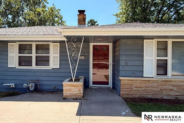5914 N 78th Street, Omaha, NE 68134
