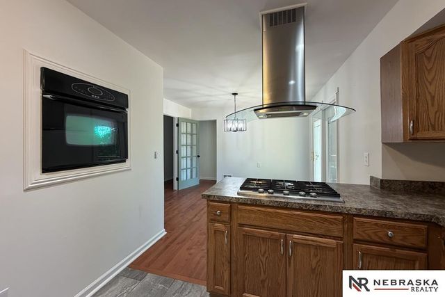 5914 N 78th Street, Omaha, NE 68134