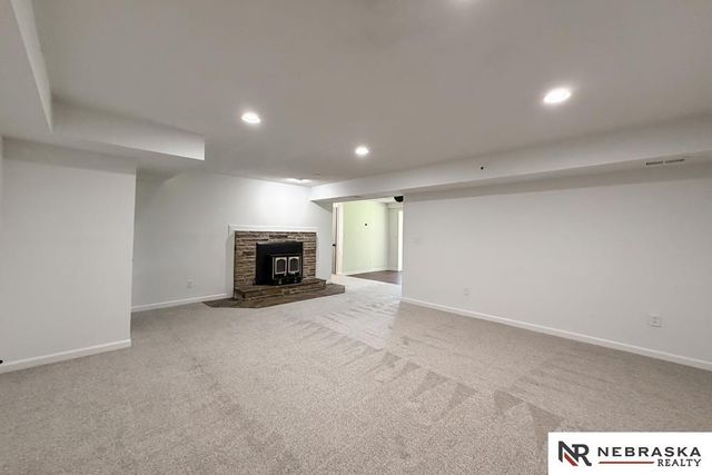 5914 N 78th Street, Omaha, NE 68134