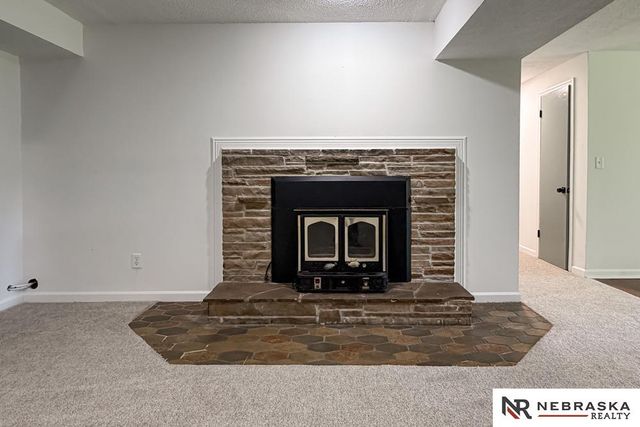 5914 N 78th Street, Omaha, NE 68134