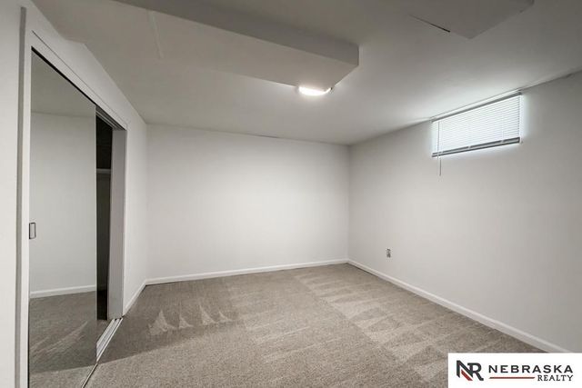 5914 N 78th Street, Omaha, NE 68134