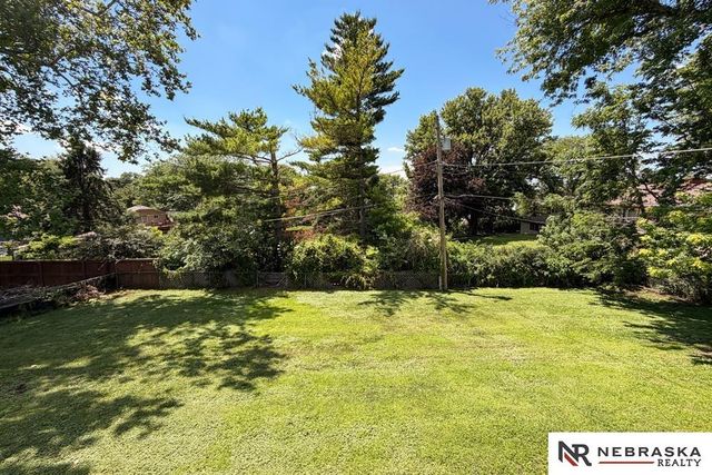 5914 N 78th Street, Omaha, NE 68134