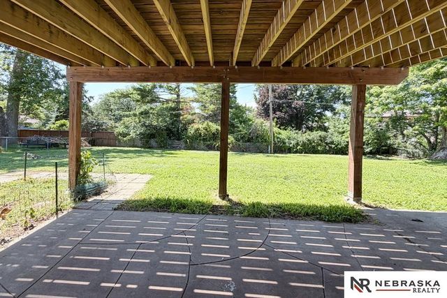 5914 N 78th Street, Omaha, NE 68134