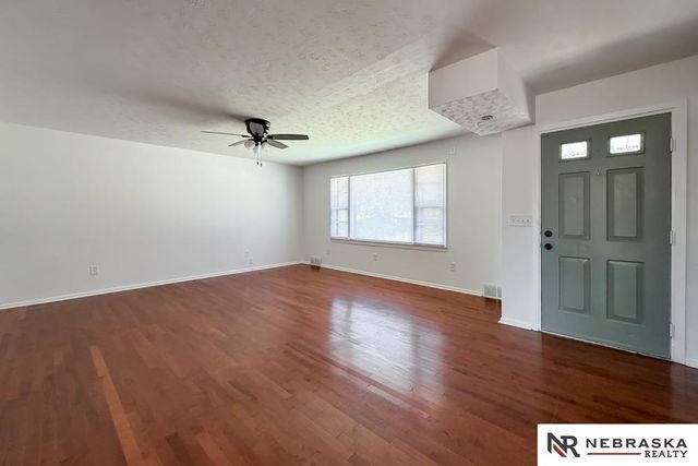 5914 N 78th Street, Omaha, NE 68134