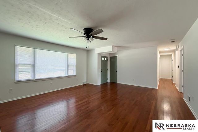 5914 N 78th Street, Omaha, NE 68134