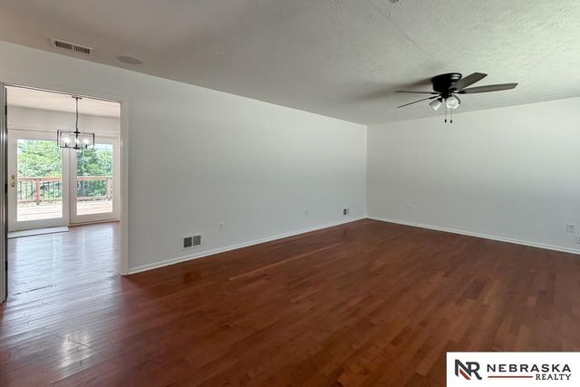 5914 N 78th Street, Omaha, NE 68134