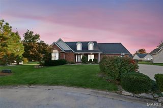 1205 Rosewood Court, Godfrey, IL 62035