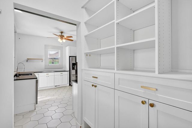 691 Florence NW Place, Atlanta, GA 30318