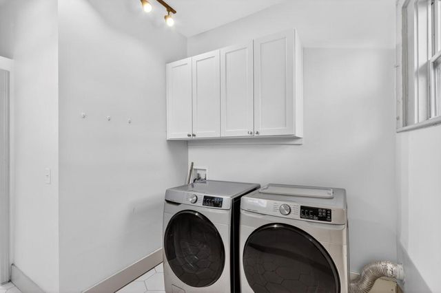 691 Florence NW Place, Atlanta, GA 30318